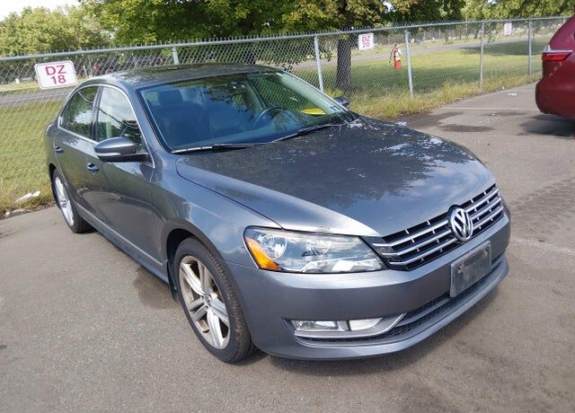 2015 VOLKSWAGEN Passat