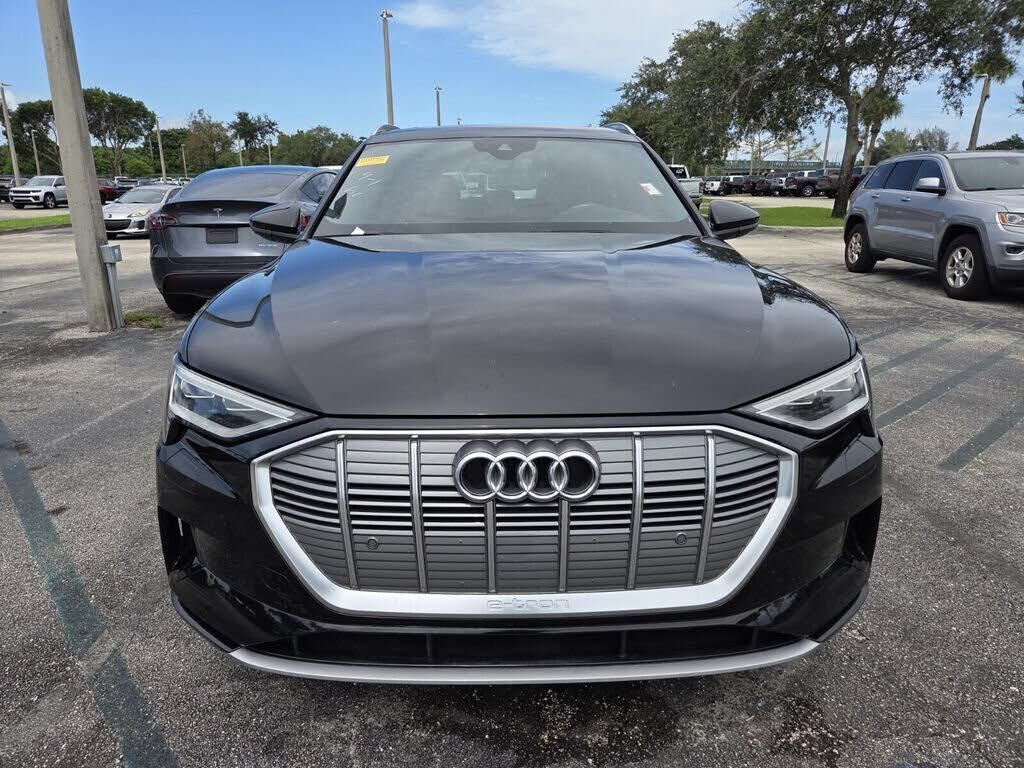 2022 Audi e-tron