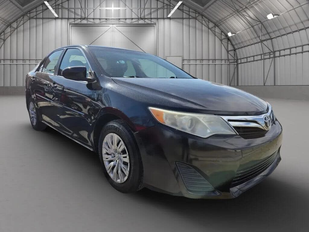 2013 TOYOTA Camry