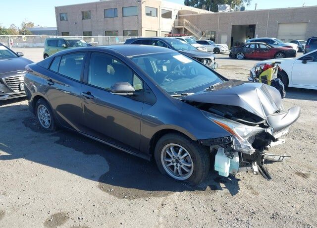 2016 TOYOTA PRIUS