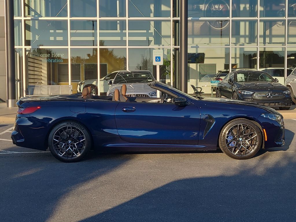 2023 BMW M8