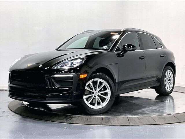 2026 PORSCHE Macan