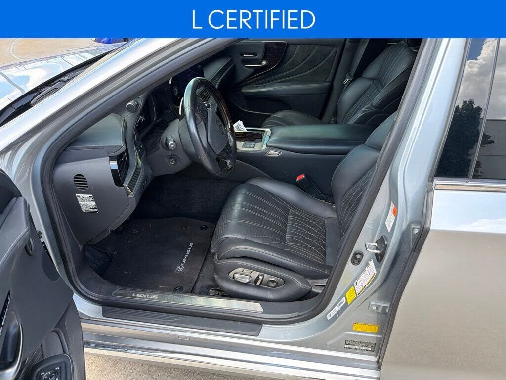 2023 Lexus LS