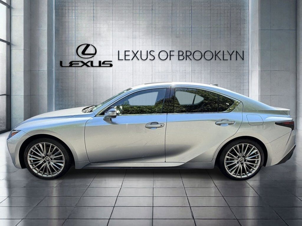 2023 Lexus IS