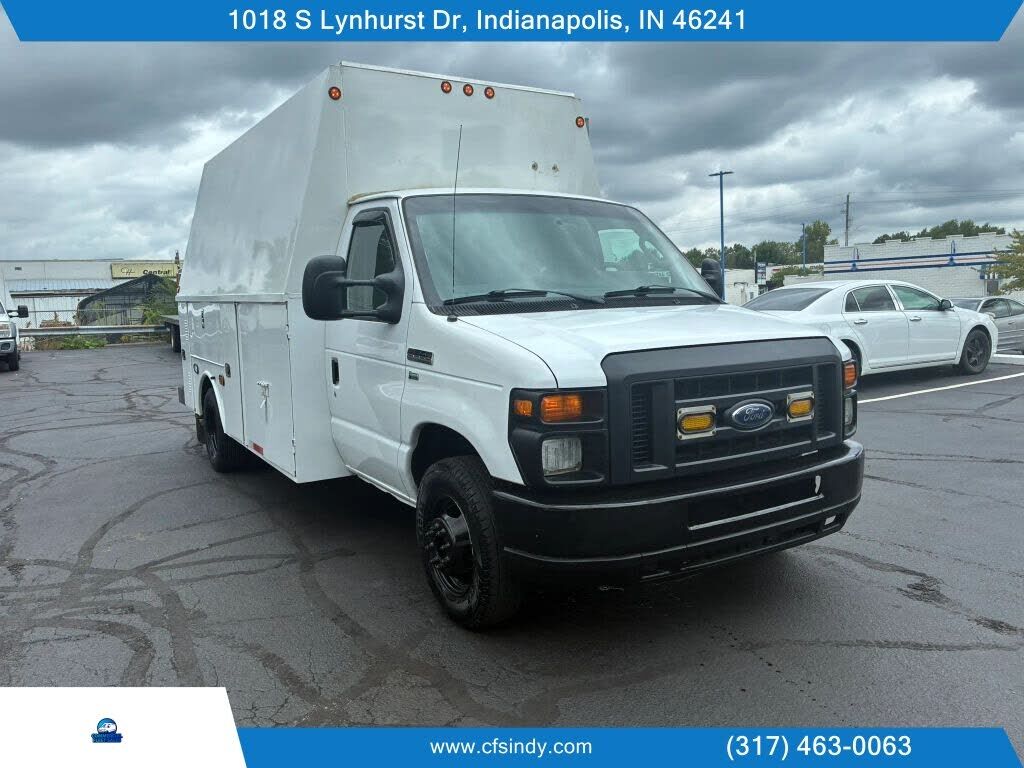 2013 FORD E-350