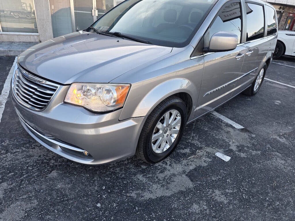 2012 CHRYSLER Town and Country