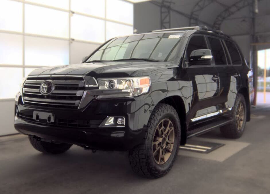 2020 TOYOTA Land Cruiser