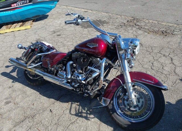 2014 HARLEY DAVIDSON Road King