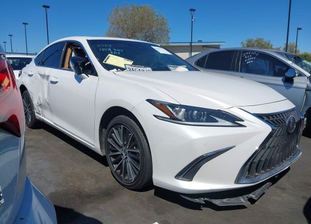 2022 LEXUS ES