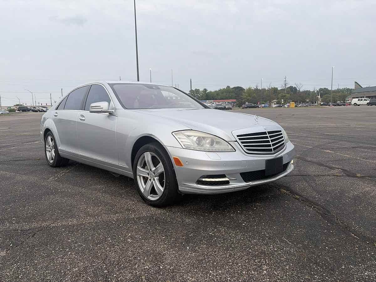 2011 MERCEDES-BENZ S-Class
