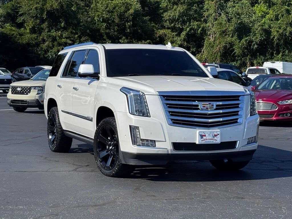 2017 CADILLAC Escalade