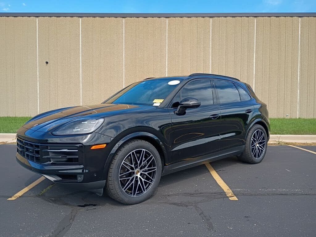 2024 PORSCHE Cayenne