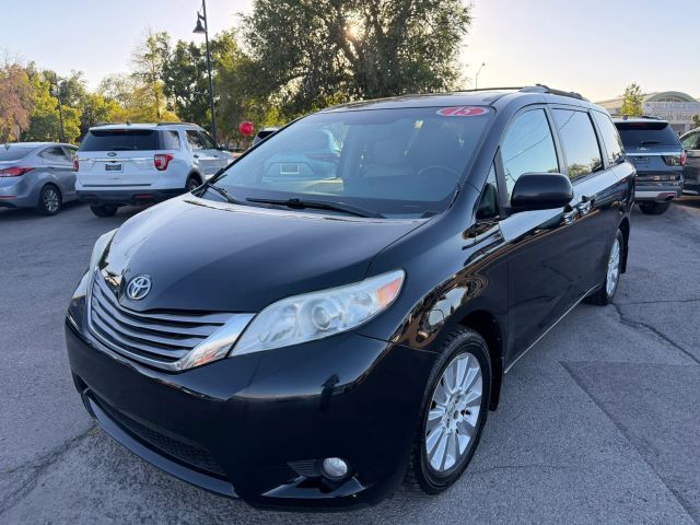 2015 TOYOTA Sienna
