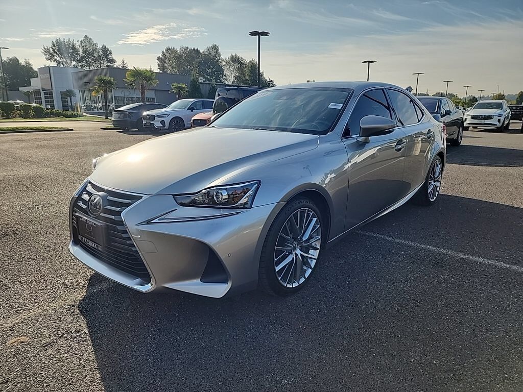 2019 LEXUS IS