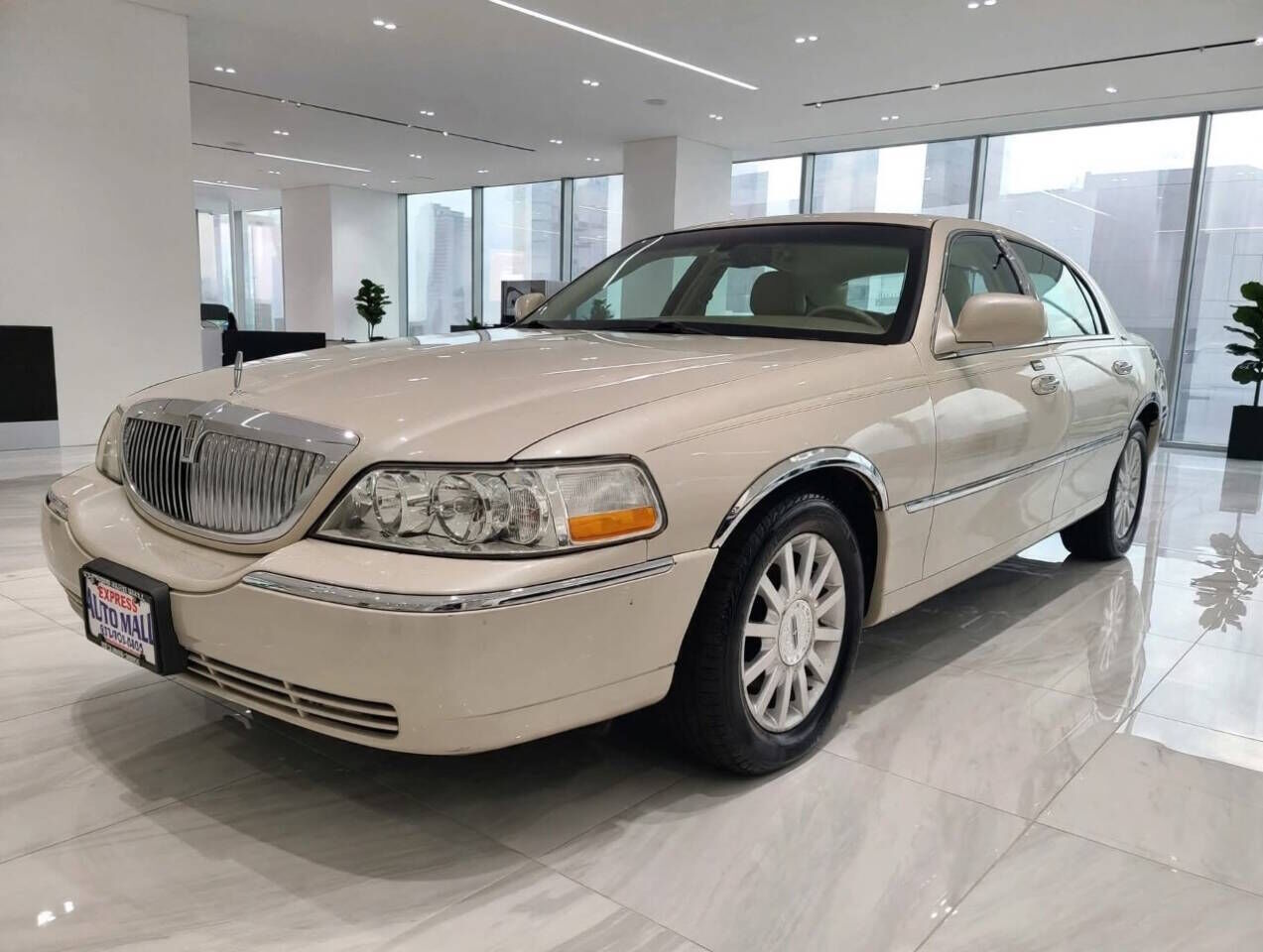 2007 LINCOLN Town Car