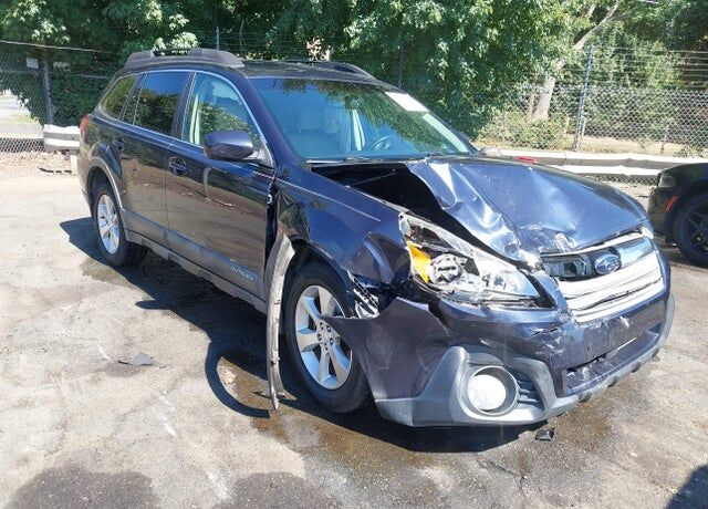 2013 SUBARU Outback