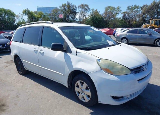 2004 TOYOTA Sienna