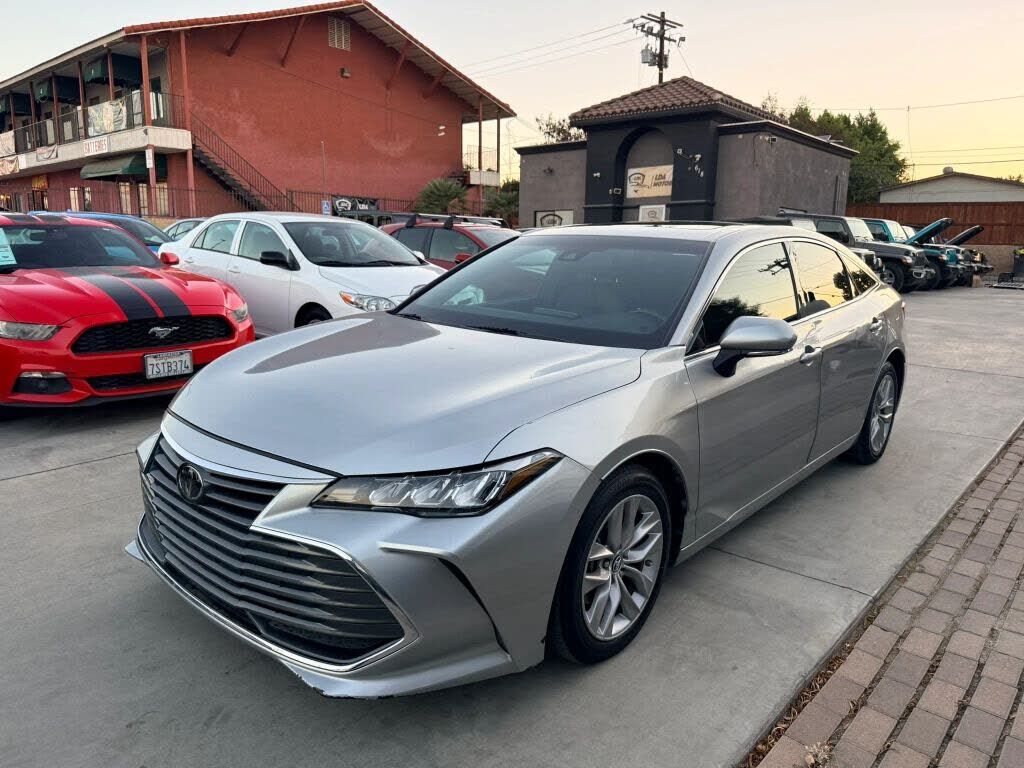 2019 TOYOTA Avalon