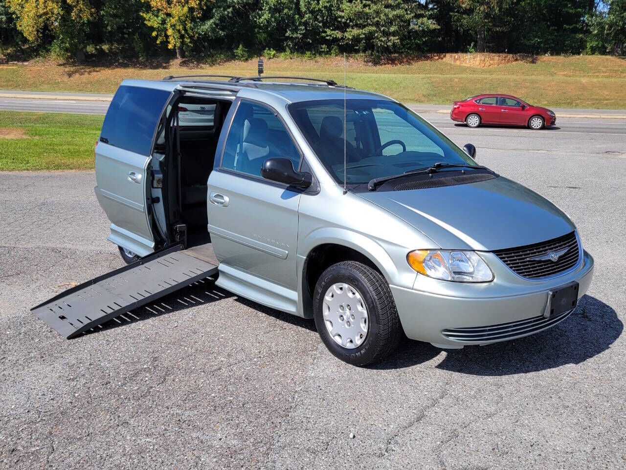 2004 CHRYSLER Town and Country