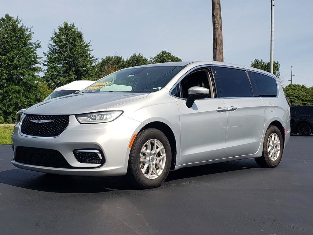 2023 CHRYSLER Pacifica