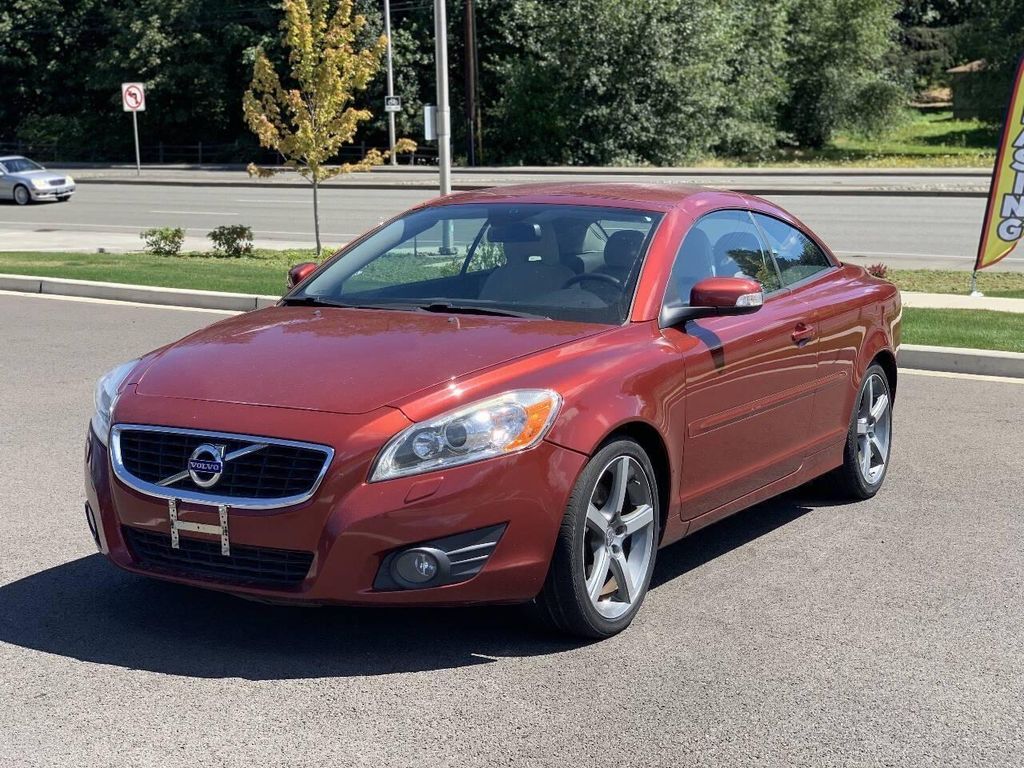 2011 VOLVO C70