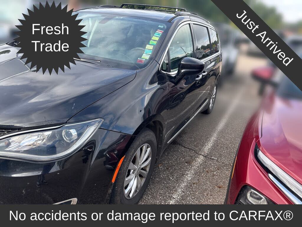 2017 CHRYSLER Pacifica