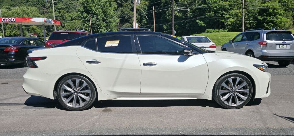 2022 NISSAN Maxima