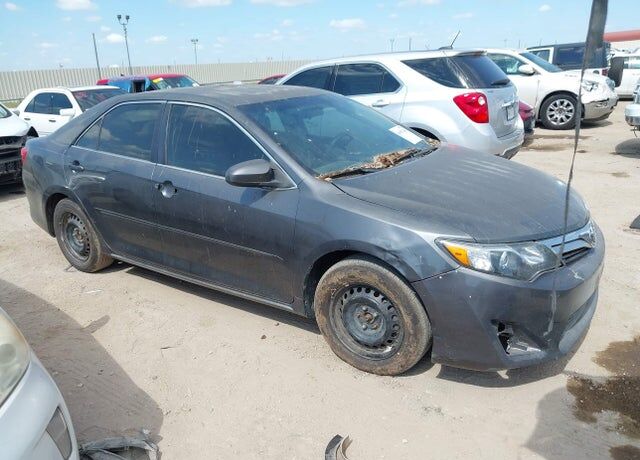 2013 TOYOTA Camry
