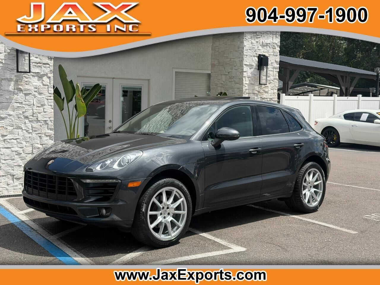 2017 PORSCHE Macan