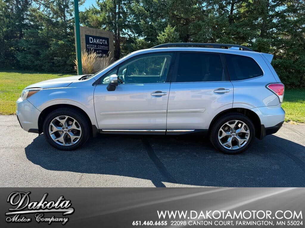 2017 SUBARU Forester