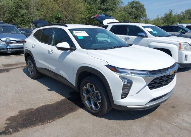 2026 CHEVROLET Trax