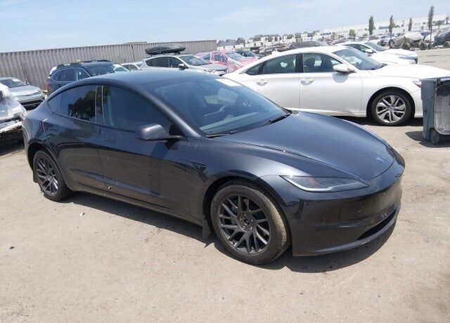 2024 TESLA Model 3