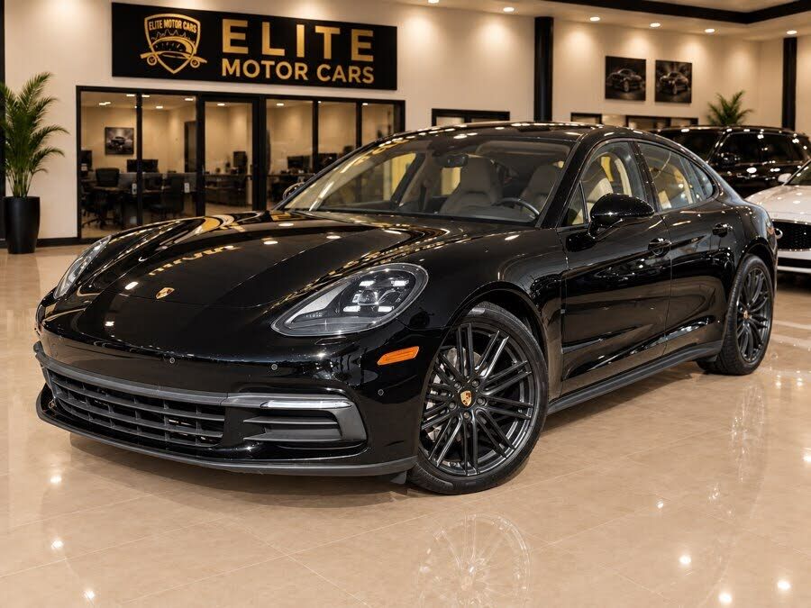 2019 PORSCHE Panamera