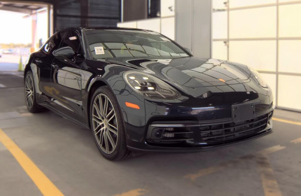 2019 PORSCHE Panamera