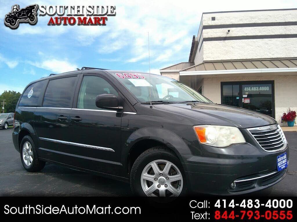 2011 CHRYSLER Town and Country