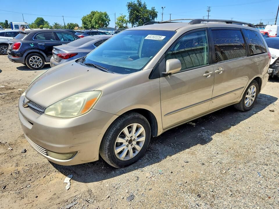 2004 TOYOTA Sienna