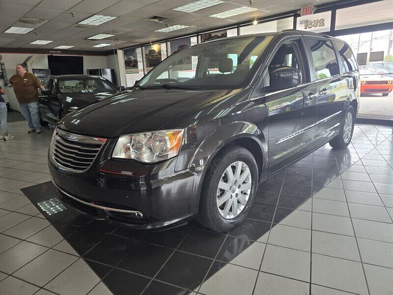 2015 CHRYSLER Town and Country