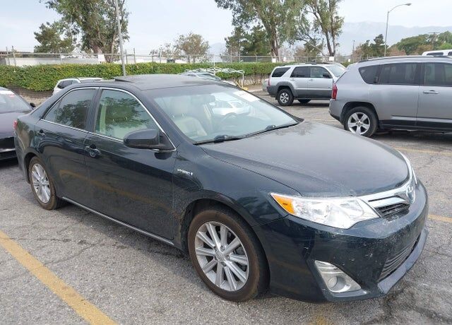 2013 TOYOTA Camry