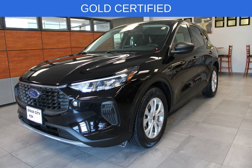 2024 FORD Escape
