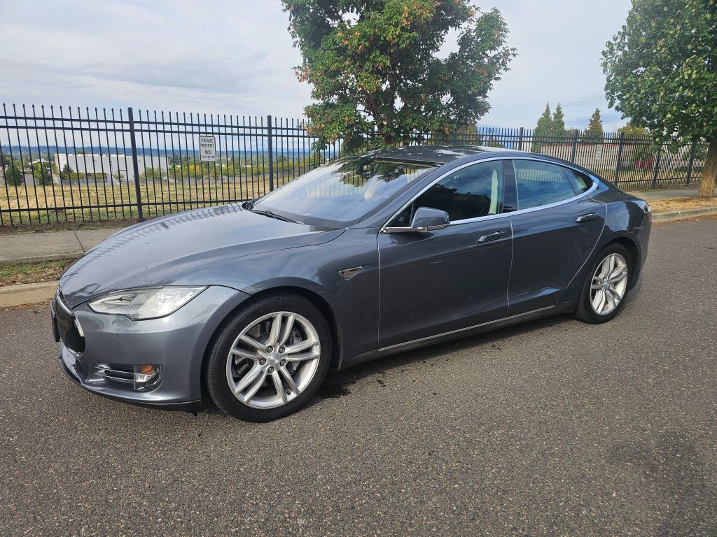 2014 TESLA Model S
