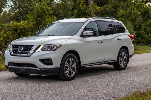 2017 NISSAN Pathfinder