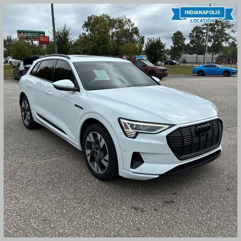 2019 AUDI e-tron