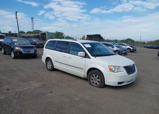 2010 CHRYSLER Town and Country