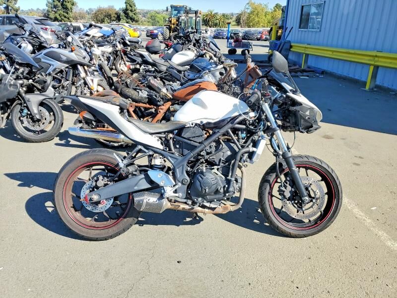 2015 YAMAHA YFZR3