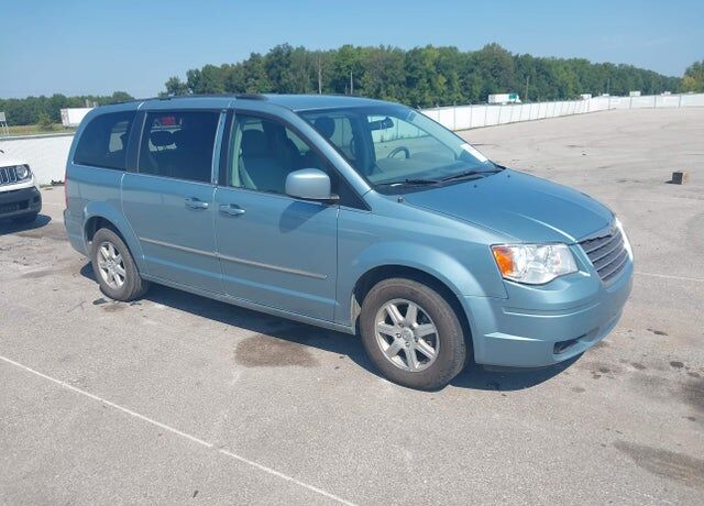 2010 CHRYSLER Town and Country