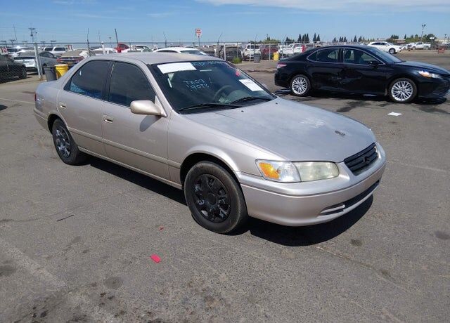2001 TOYOTA Camry
