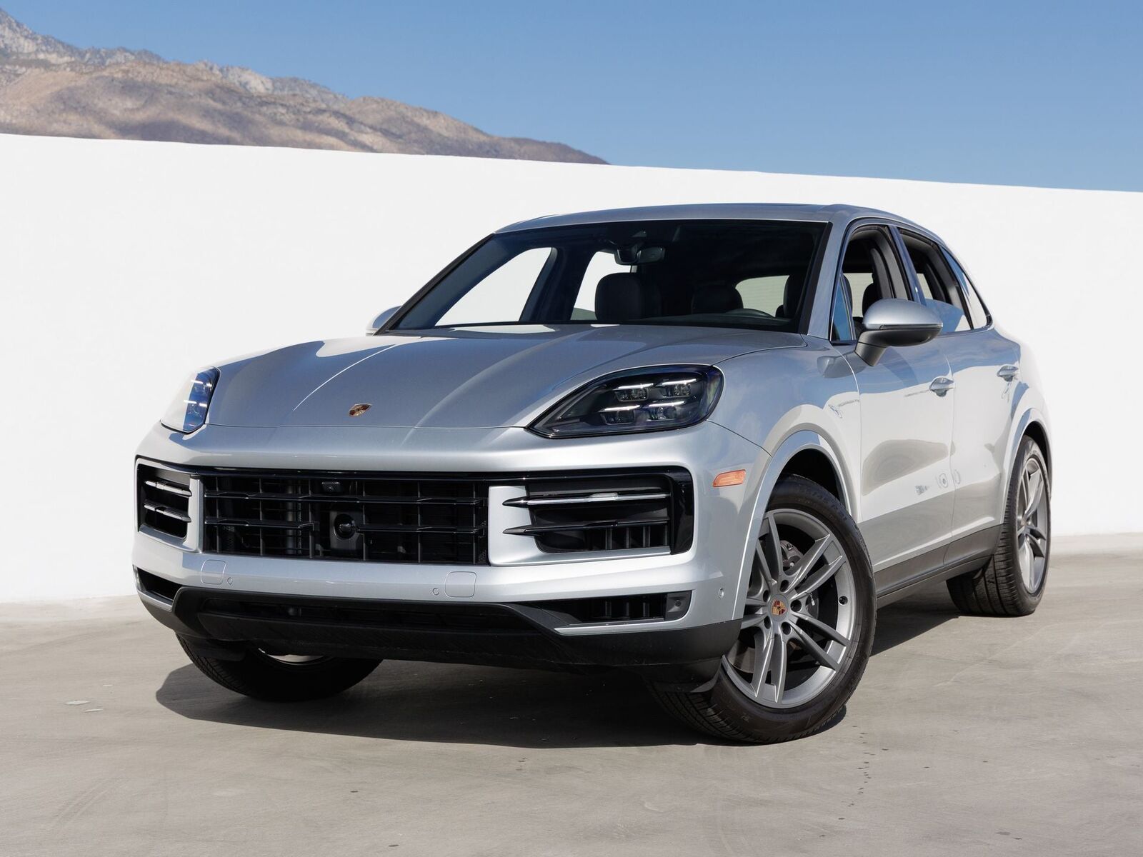 2025 PORSCHE Cayenne