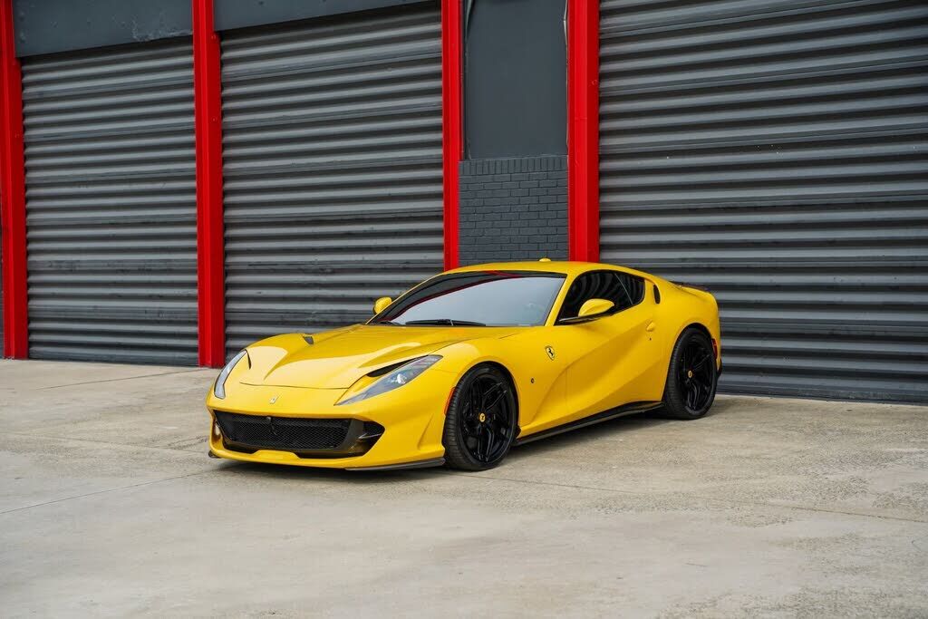 2019 FERRARI 812 Superfast