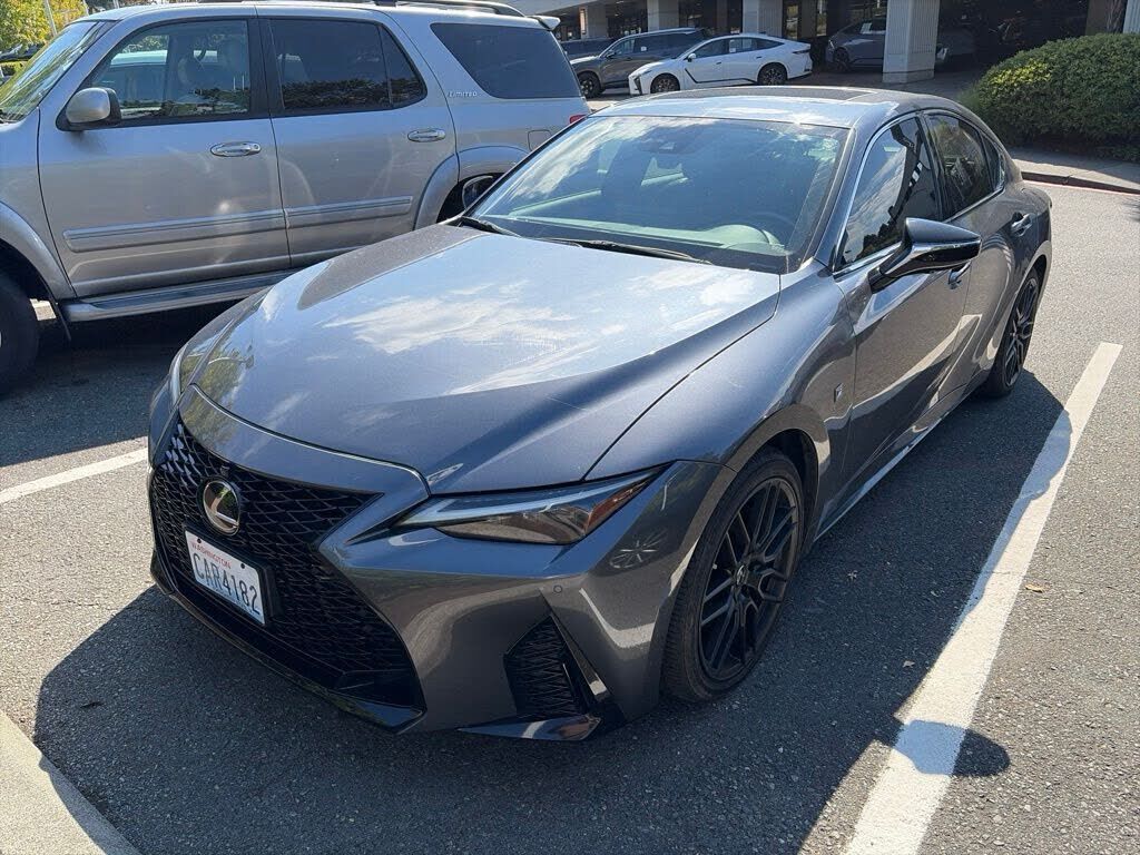 2021 LEXUS IS
