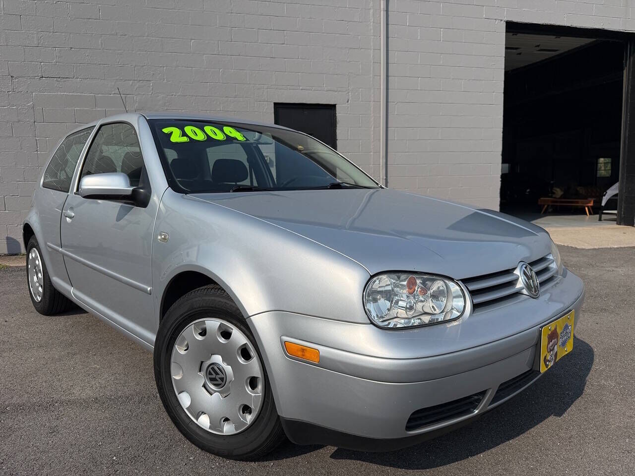 2004 VOLKSWAGEN Golf
